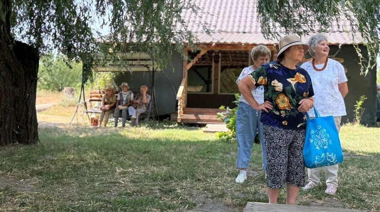 «Ми тут перезавантажилися»: представниці університету третього віку побували в клубі «Аякс»